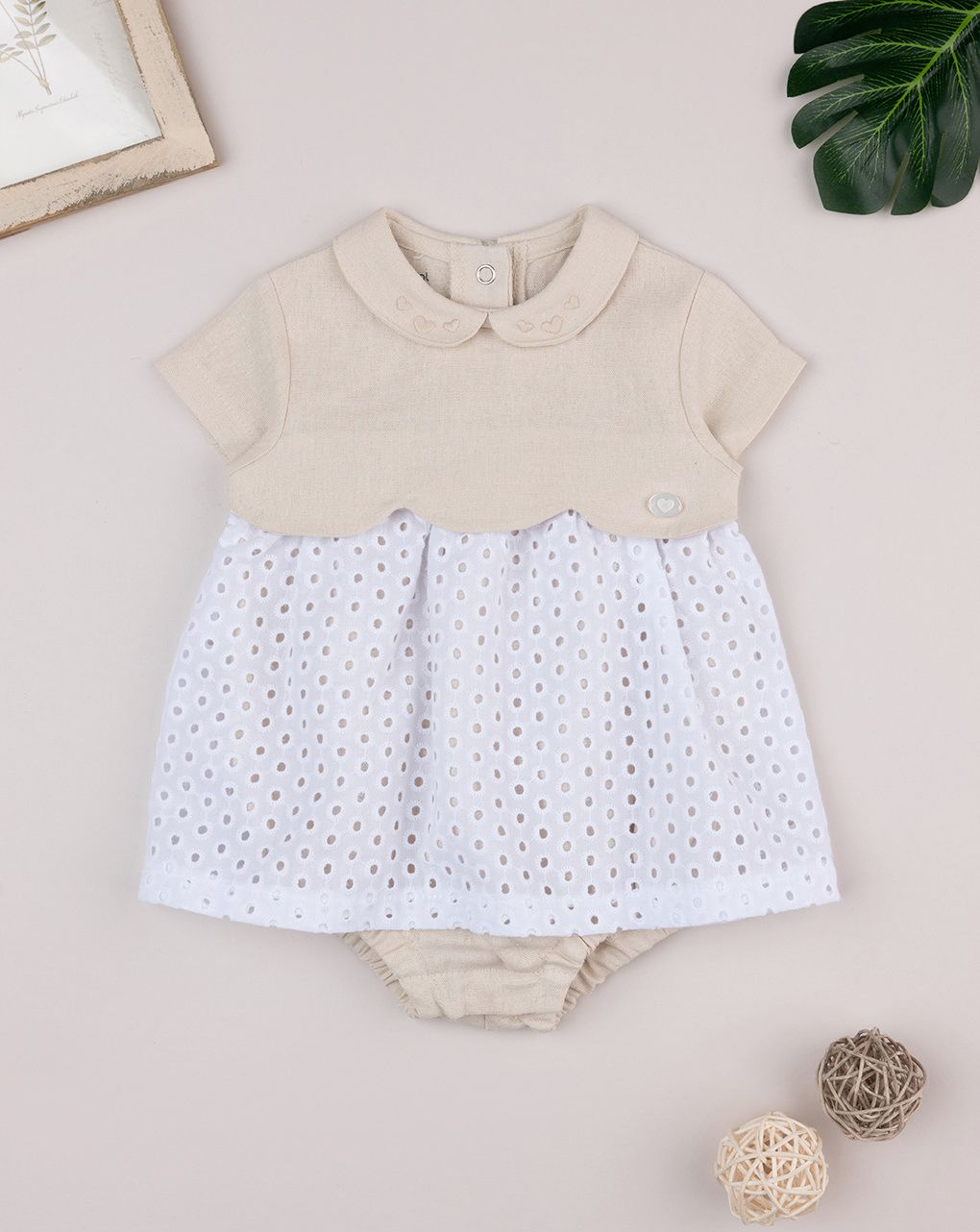 Abito bimba bicolor bianco/beige e sangallo