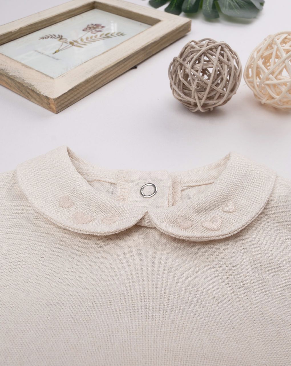 Abito bimba bicolor bianco/beige e sangallo