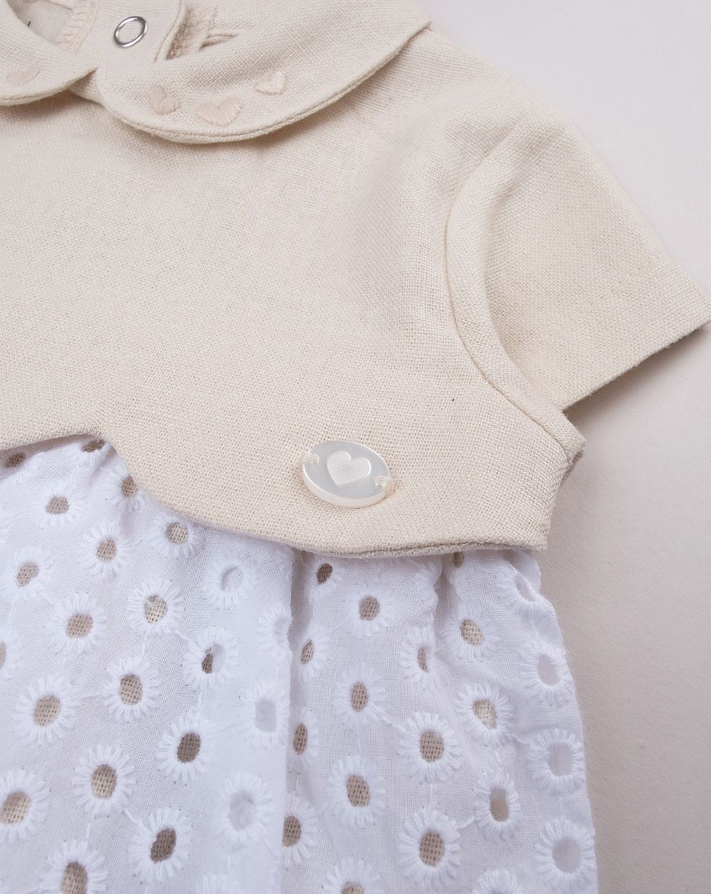 Abito bimba bicolor bianco/beige e sangallo