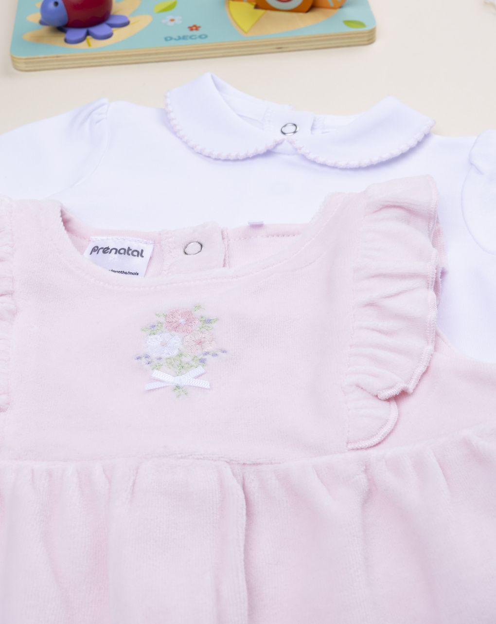 Completo bimba salopette e maglietta con ricamo