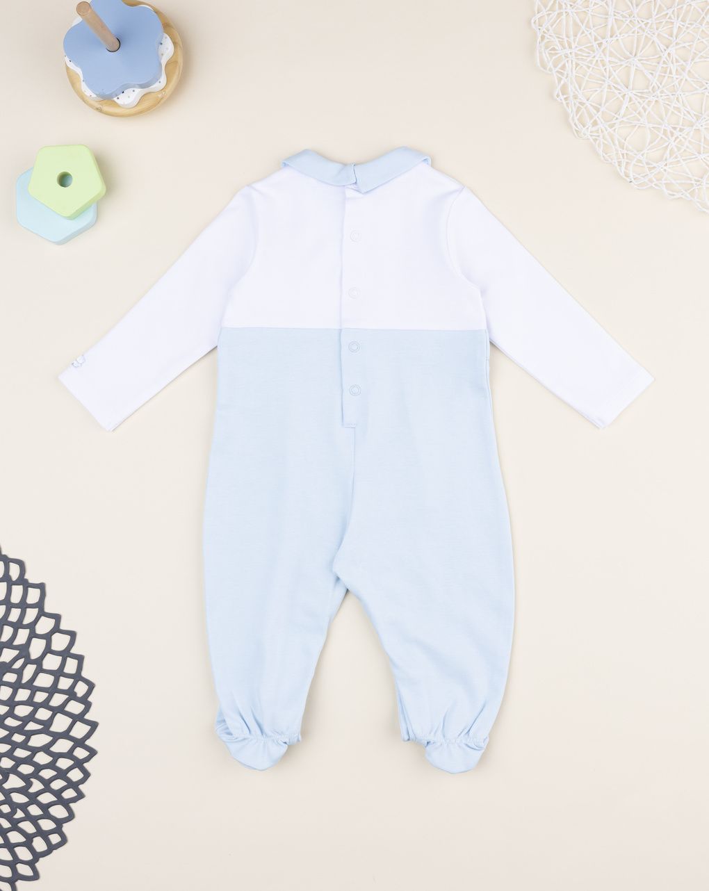 Tutina bimbo bicolor bianco/azzurro con ricamo