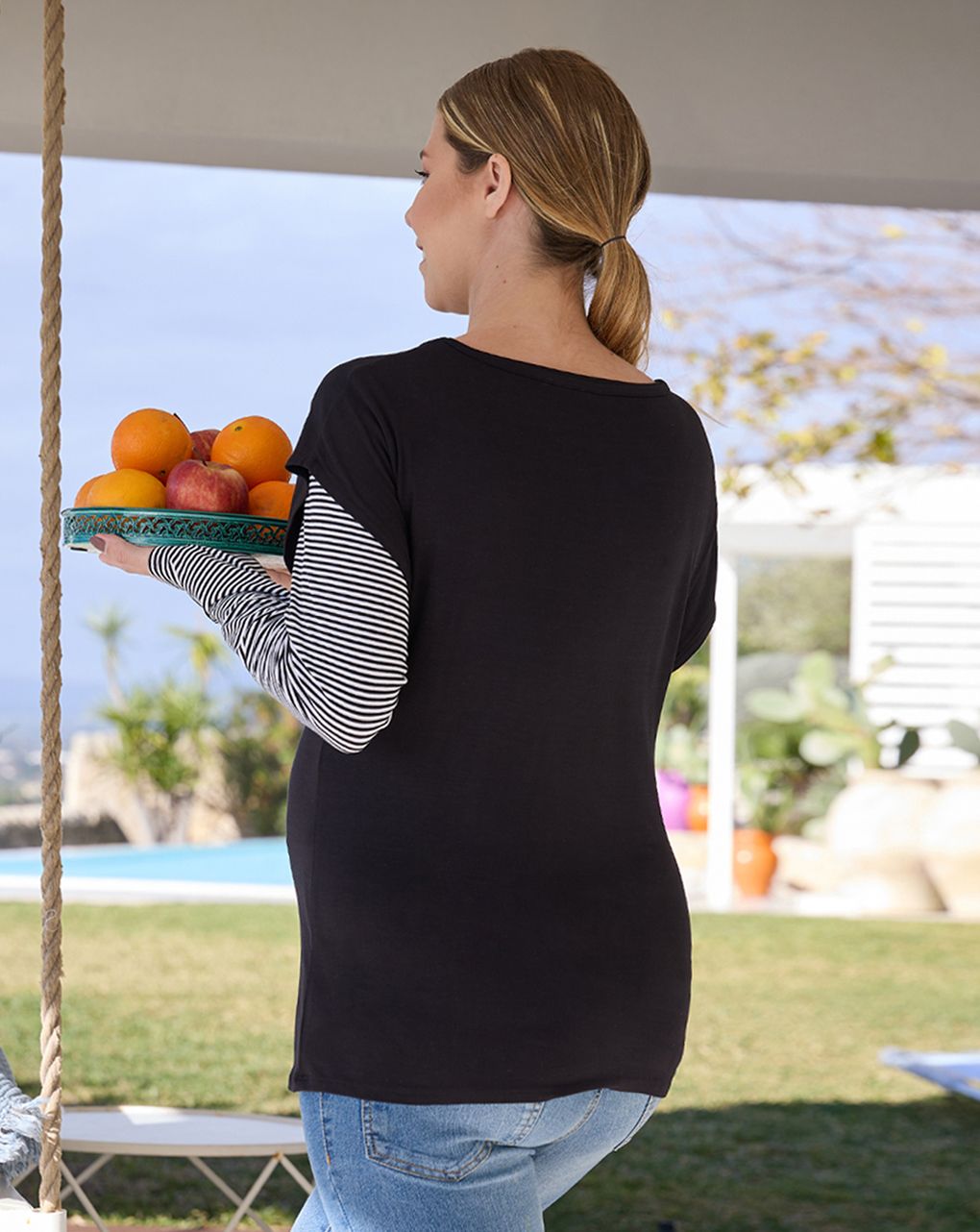 T-shirt premaman nera con fantasia righe