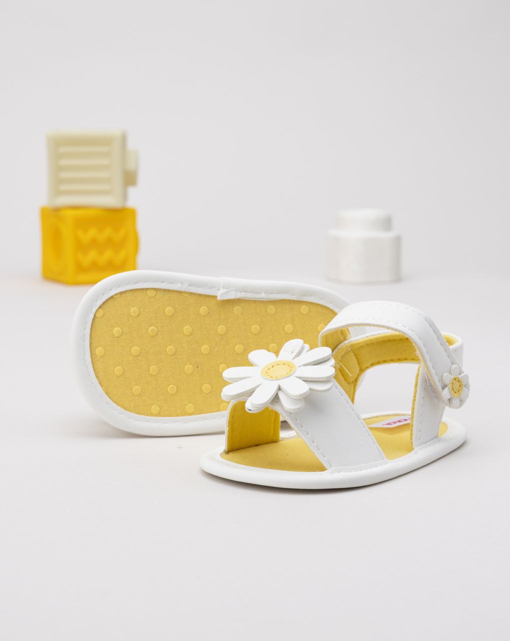 Sandalo bianco neonata margherita