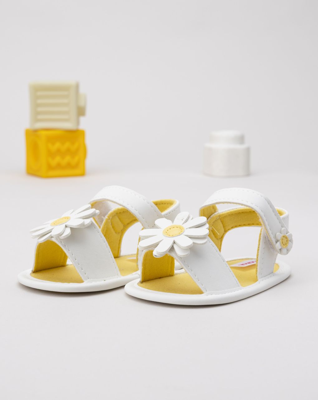 Sandalo bianco neonata margherita