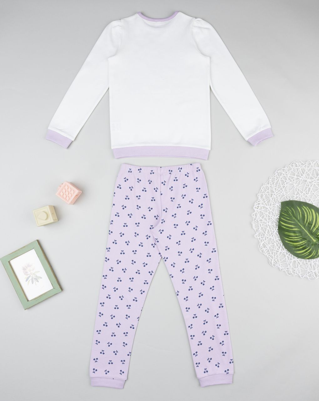 Pigiama bimba bianco/viola ciliegie viola
