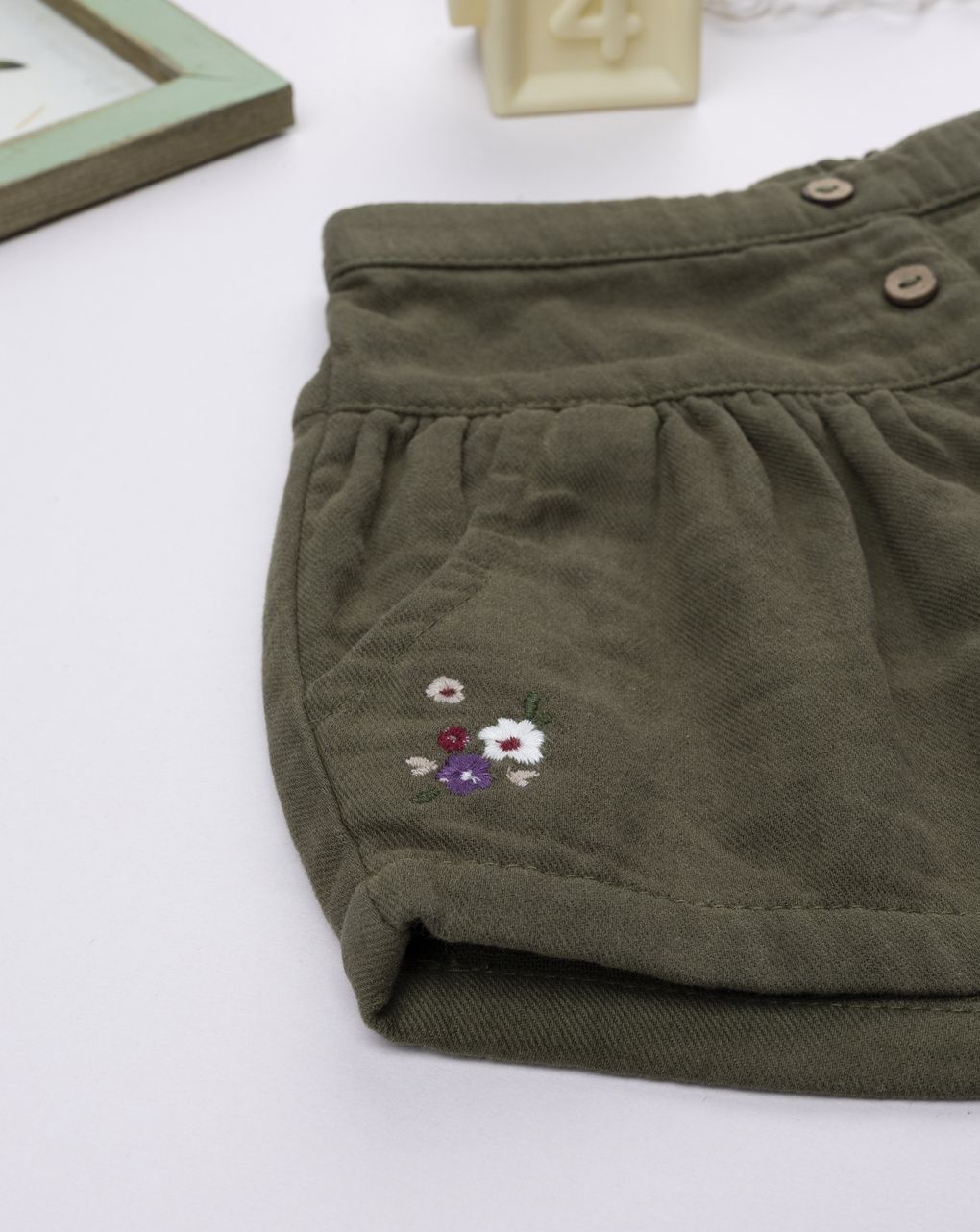 Shorts bimba verde ricamo floreale
