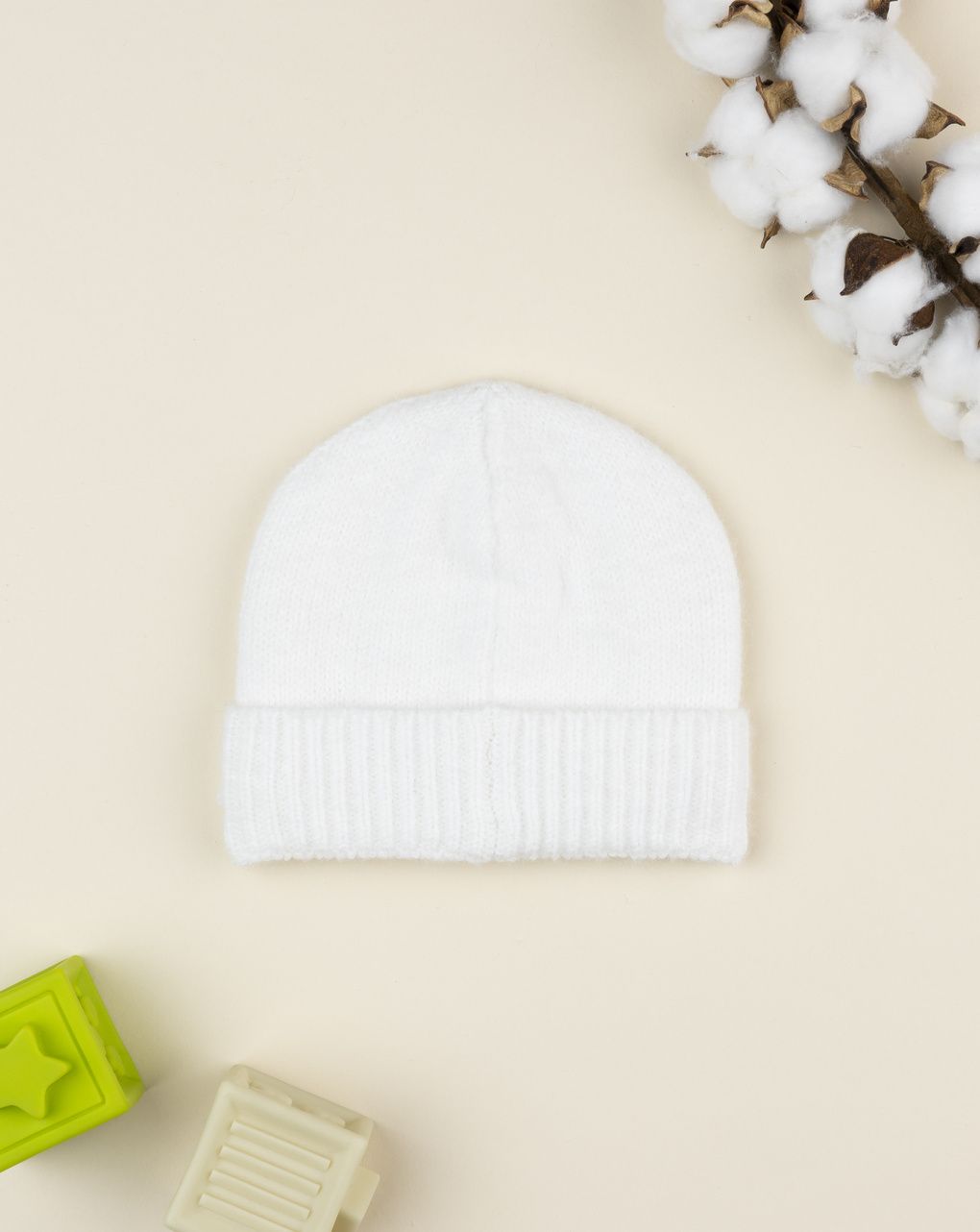 Berretto tricot bimba bianco con fiocco