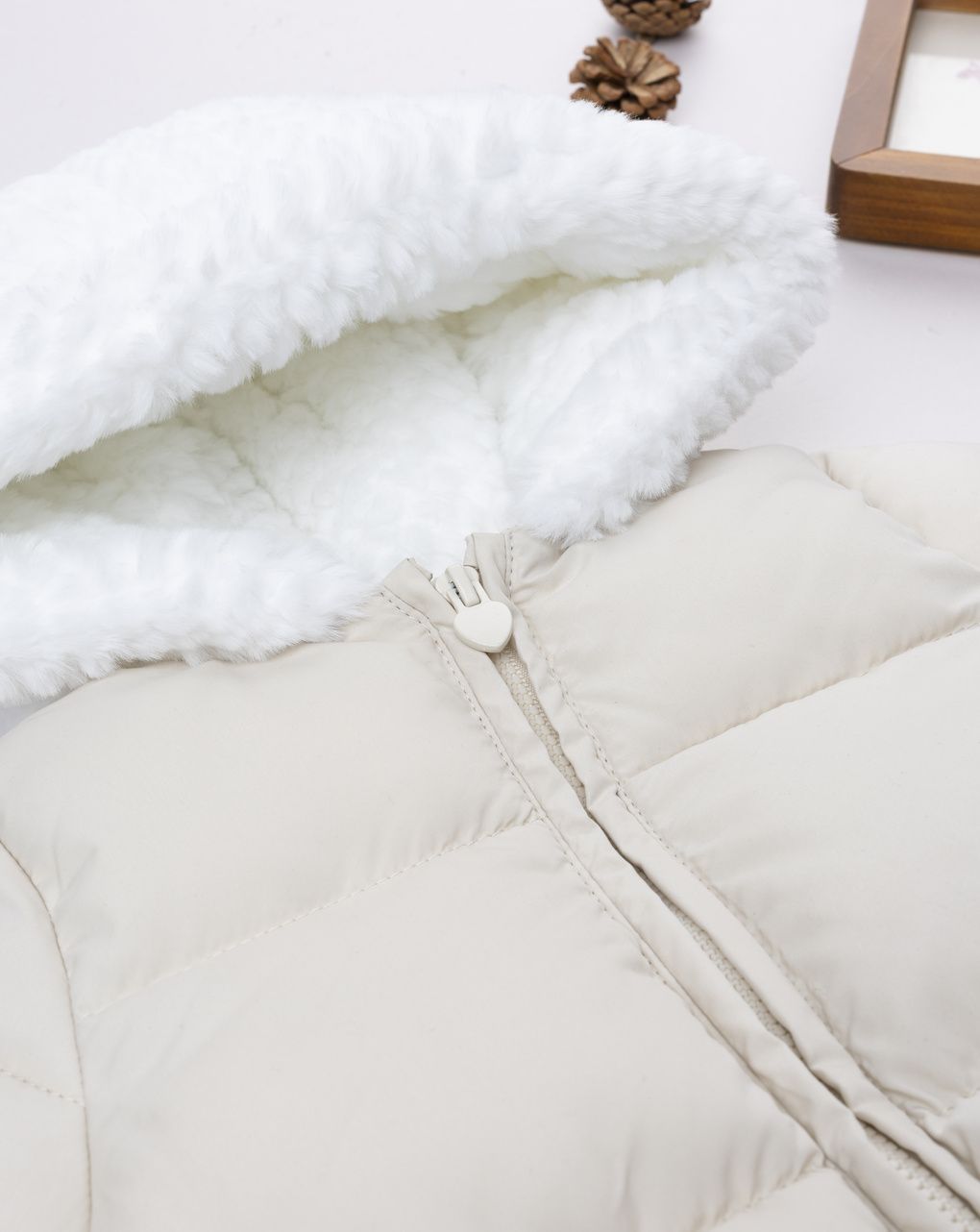 Piumino bimba panna con inserti