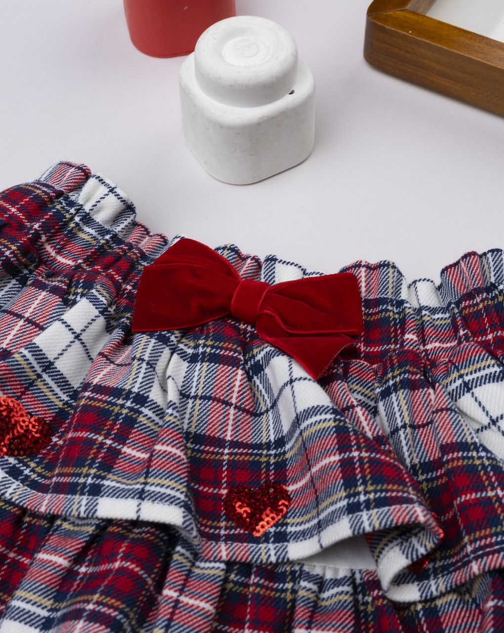 Gonna tartan bimba con applicazioni