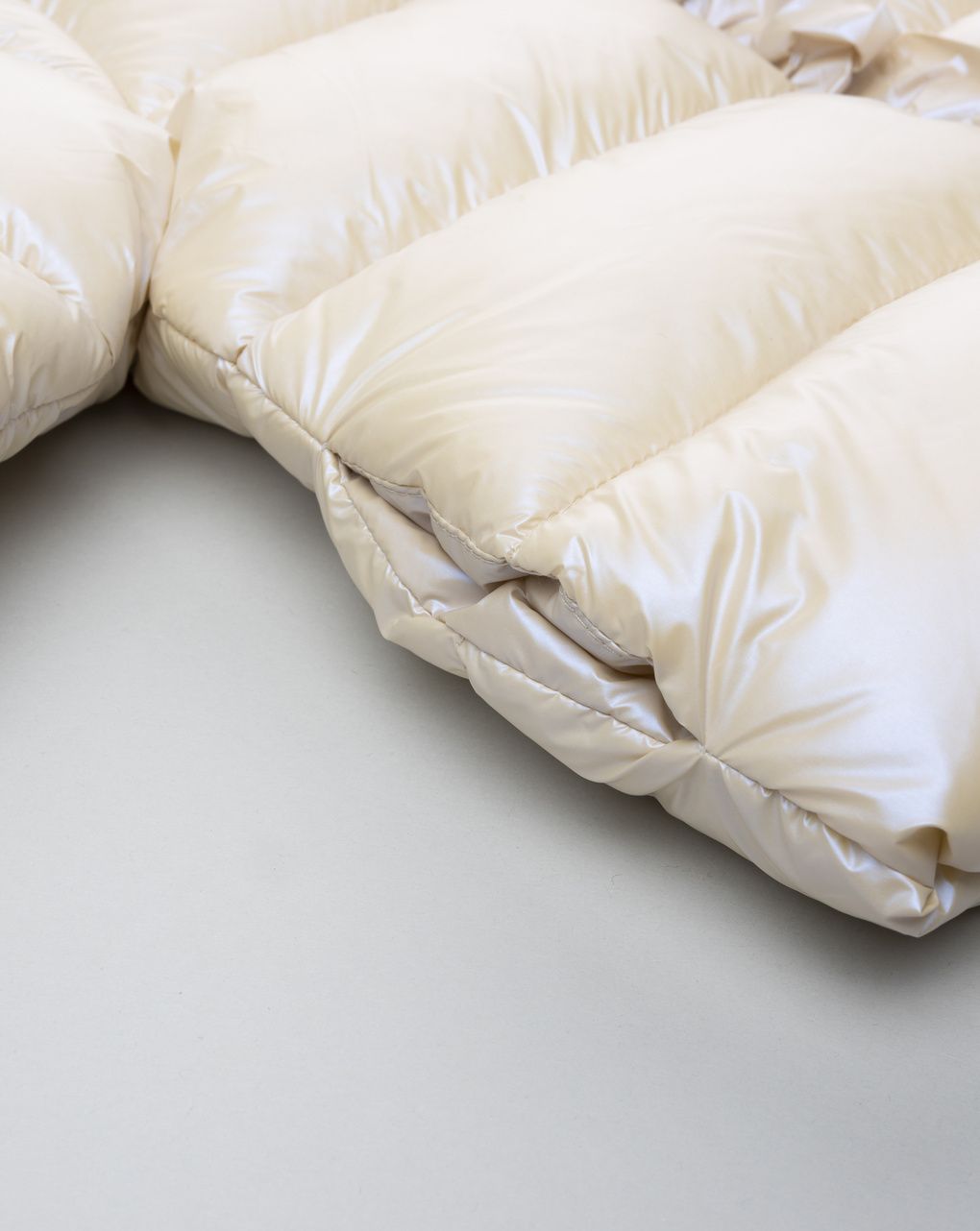 Piumino bimba beige laminato