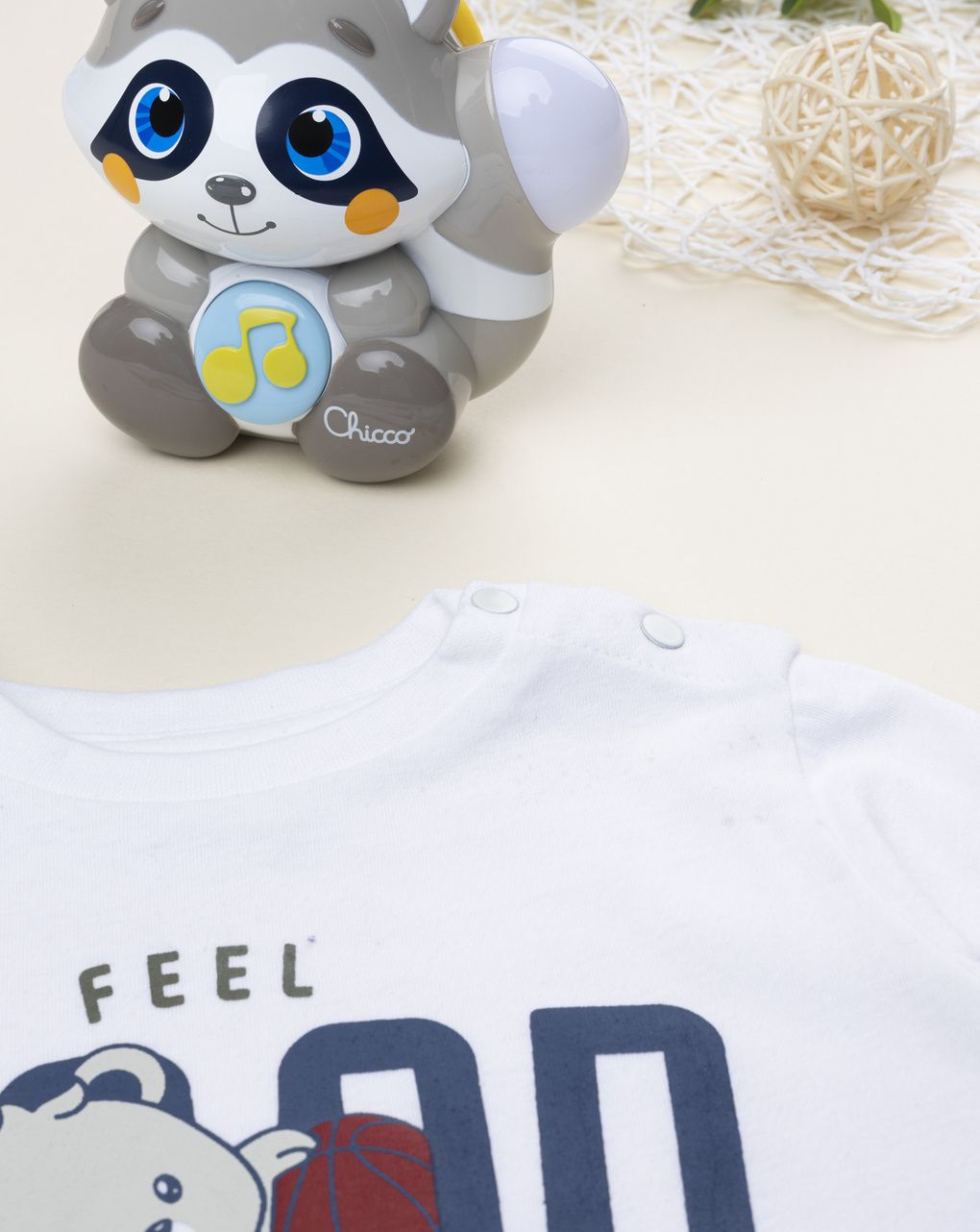 T-shirt bimbo bianca "feel good"