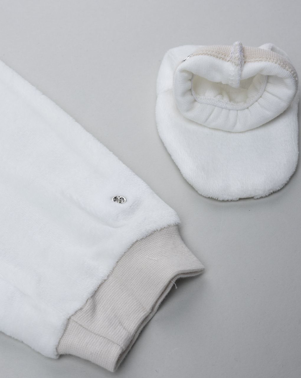 Pigiamone bimbo panna auto