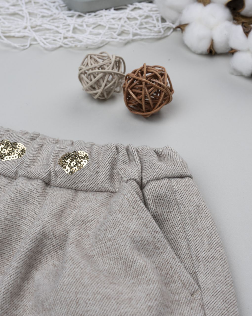 Shorts bimba beige cuori strass