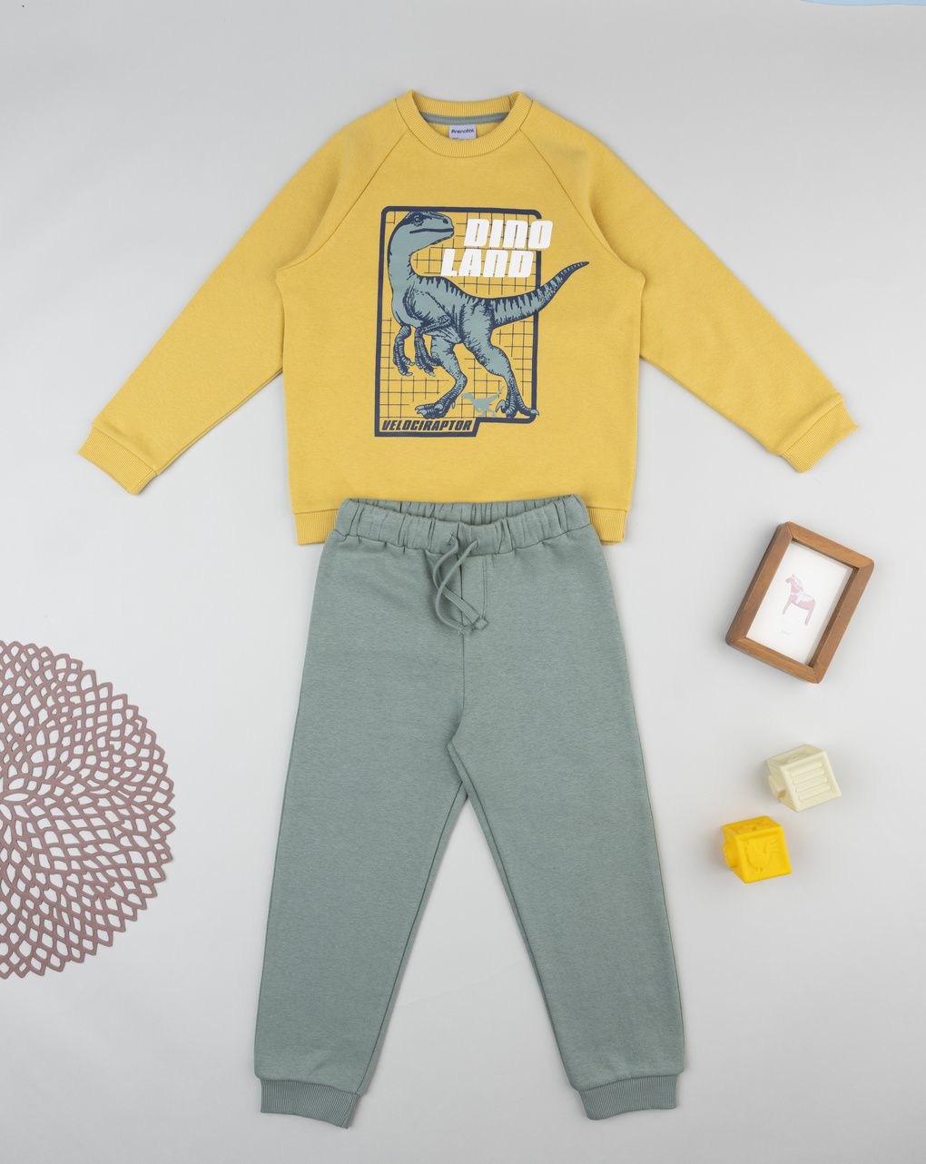 Completo jogging bimbo dino