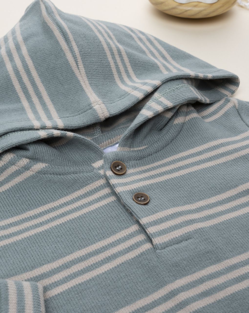 Maglia bimbo rigata verde/beige con cappuccio