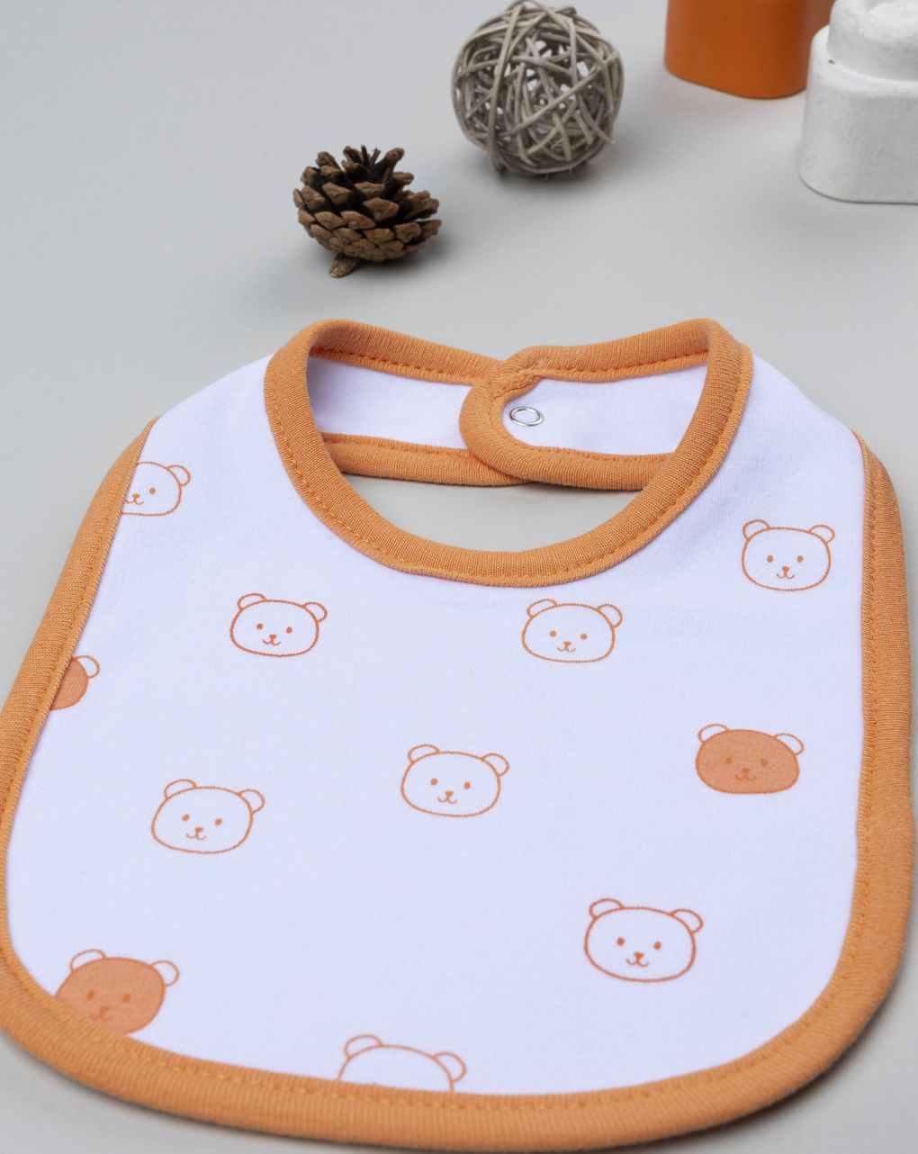 Bavaglino arancione con orsetti allover
