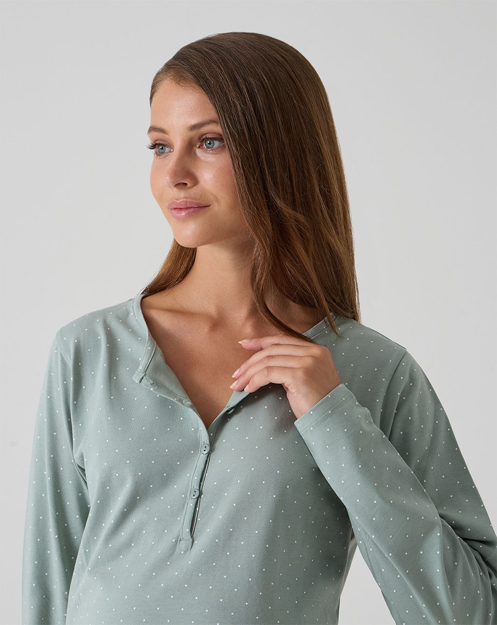 Camicia da notte verde con pois allover