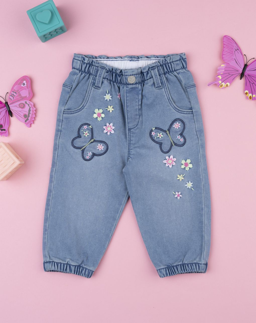 Jeans bimba con ricamo farfalle