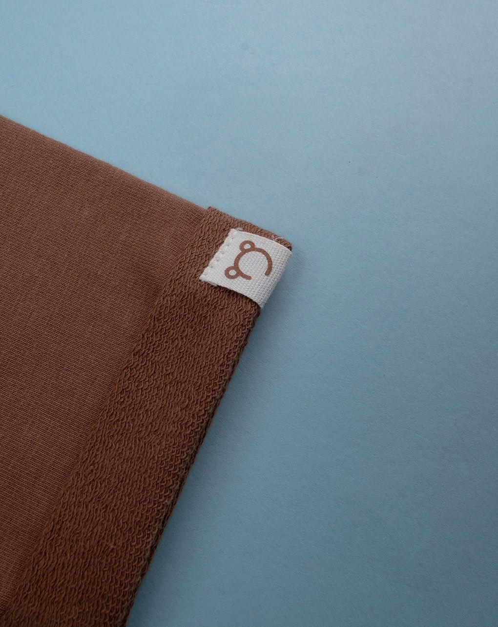 Cardigan bimbo marrone con cappuccio