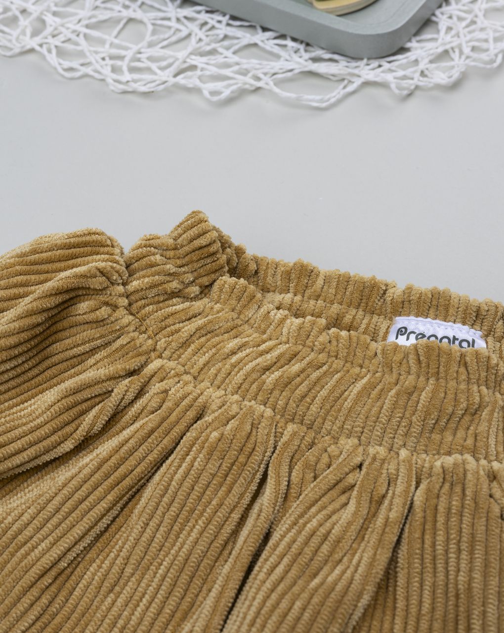 Gonna bimba in velluto marrone con ricami