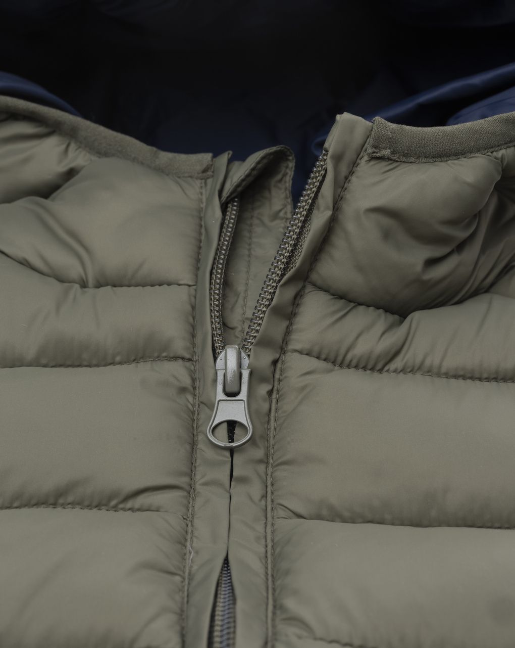 Giubbino bimbo verde scuro con cappuccio