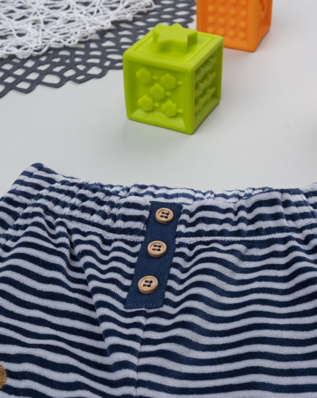Pantalone bimbo rigato blu con patch
