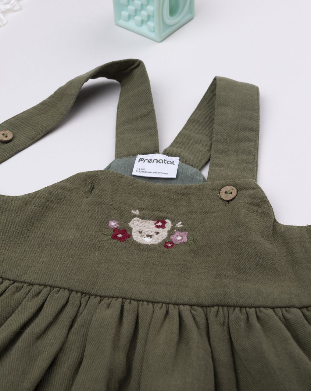 Abito salopette bimba verde con ricami