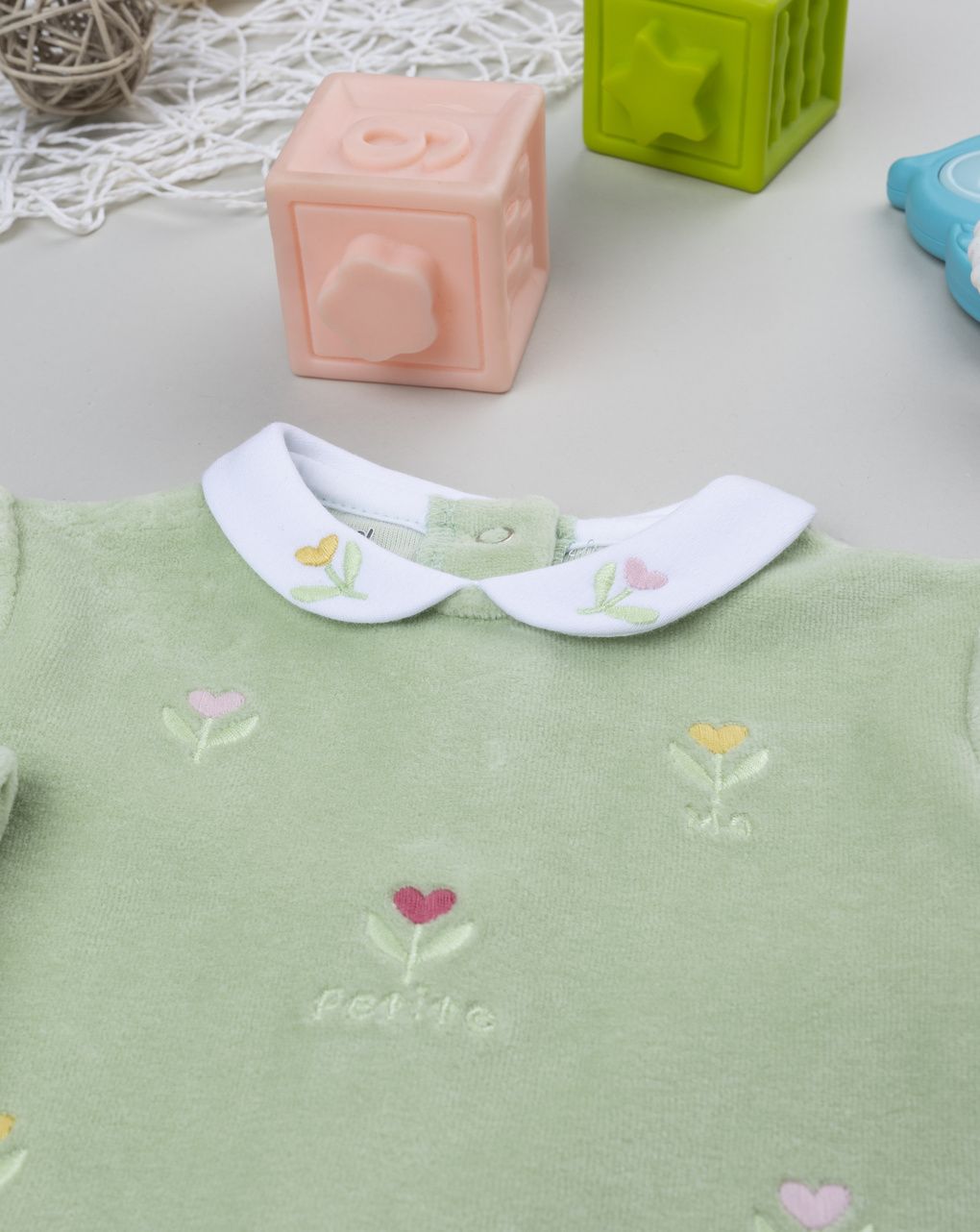 Tutina neonata verde ricami allover