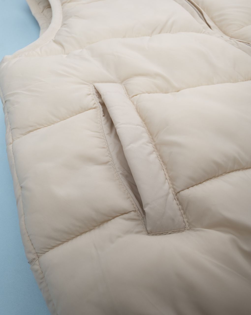 Gilet bimbo bianco materiale riciclato