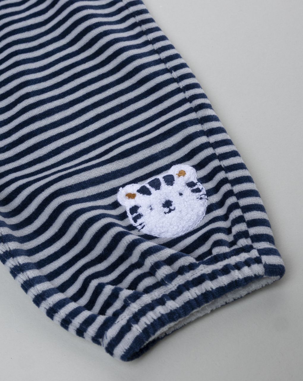 Pantalone bimbo rigato blu con patch