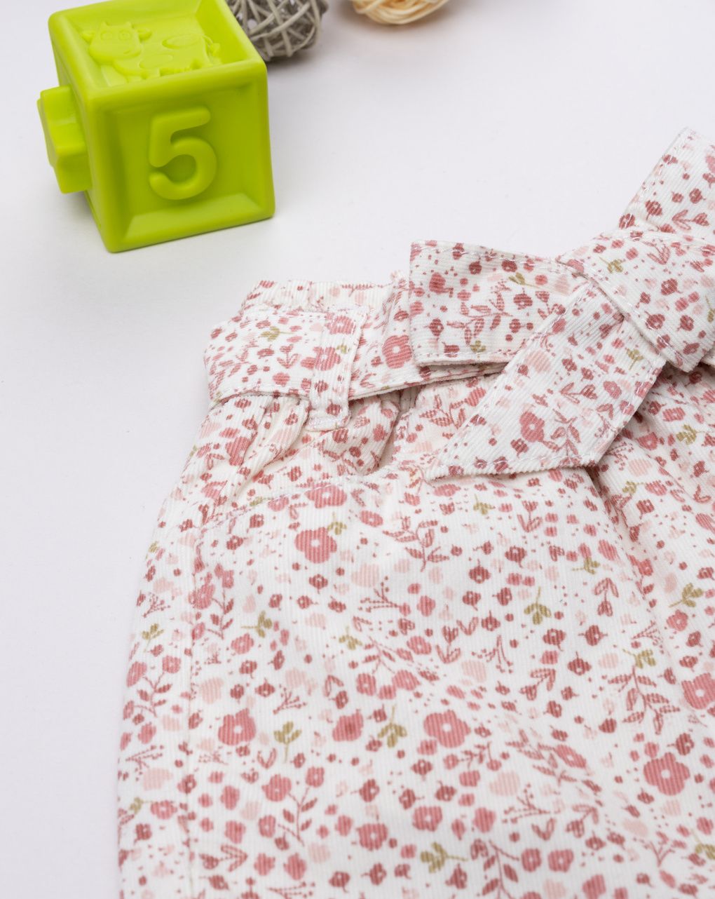 Shorts bimba fiorellini rosa