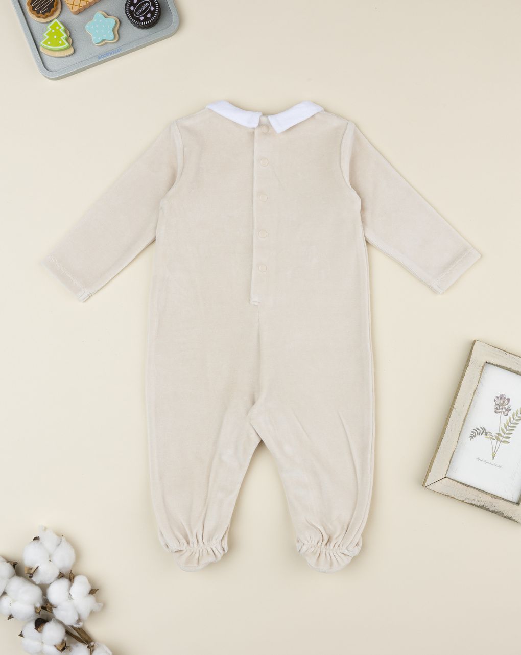 Tutina neonato beige con ricami