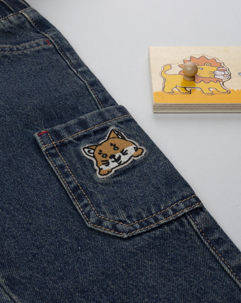 Pantalone bimbo denim toppe e tasche