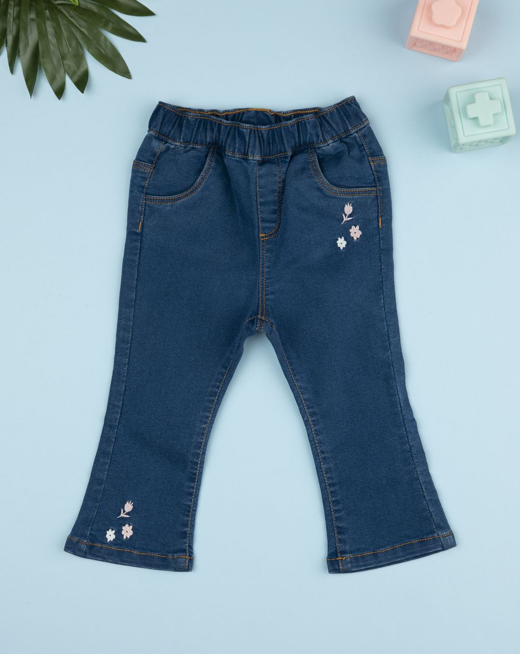 Pantalone zampa denim bimba ricami fiori