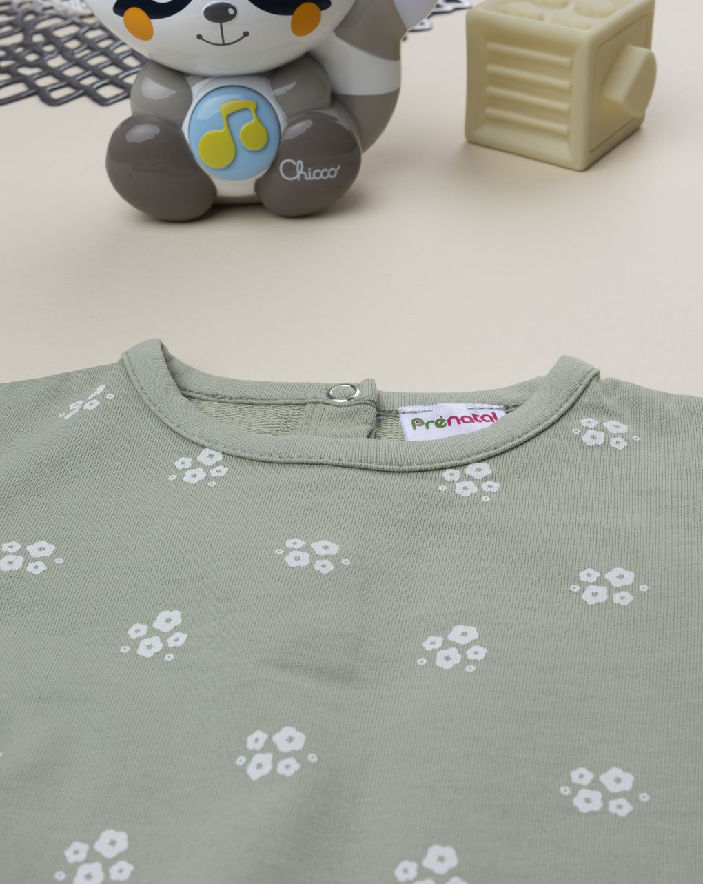 Felpa bimba verde stampa fiori bianchi