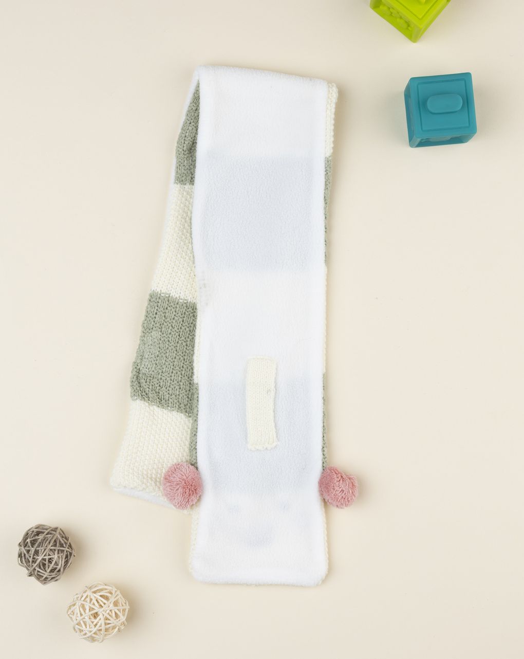 Sciarpa bimba panna/verde animata