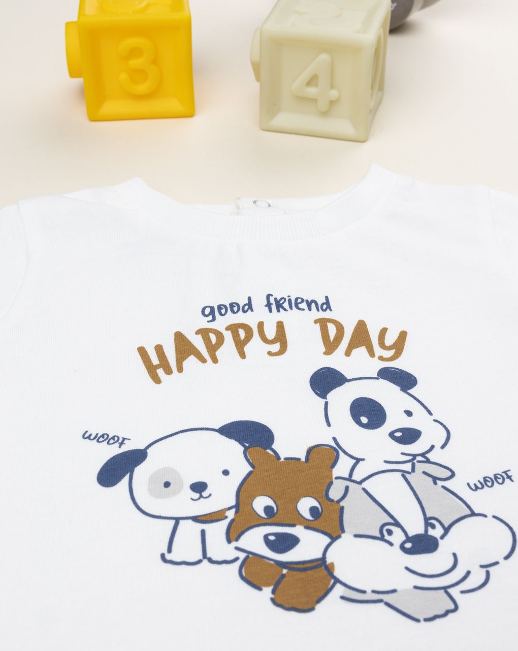 T-shirt bimbo bianca stampata "friends"