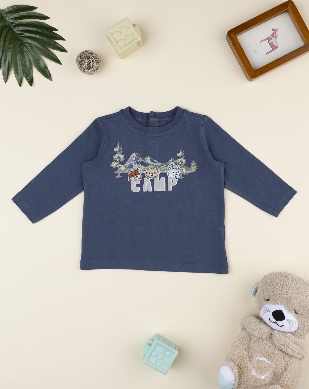 T-shirt bimbo blu stampa "camp"