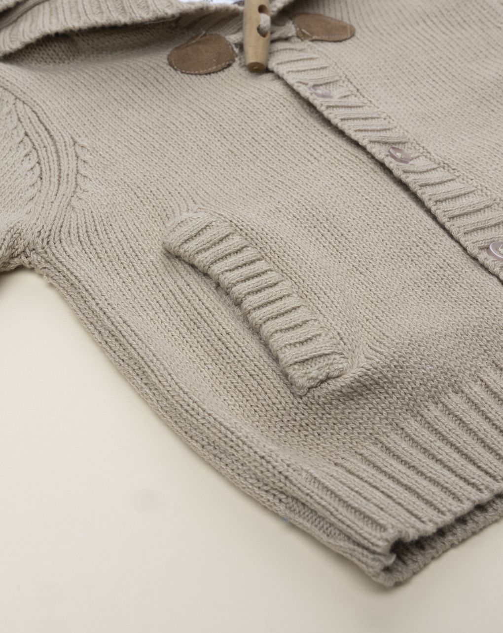 Cardigan beige bimbo con cappuccio