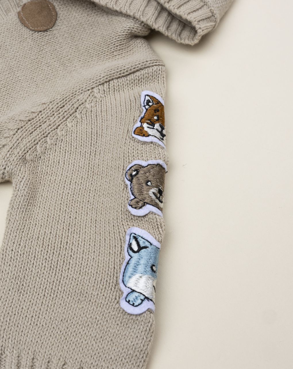 Cardigan beige bimbo con cappuccio