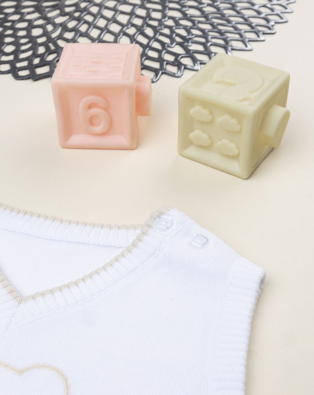 Gilet bimbo bianco ricamo orso