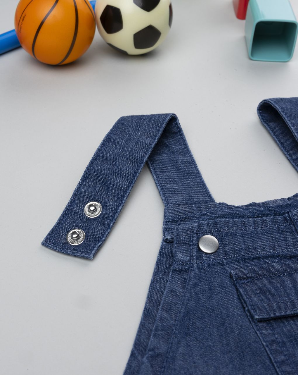 Completo bimbo salopette e t-shirt