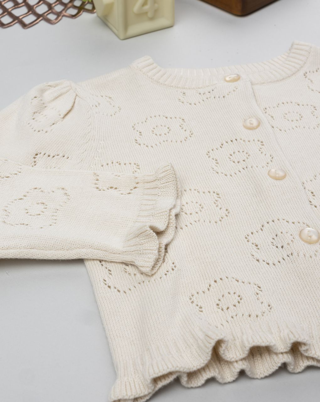 Cardigan bimba beige traforato
