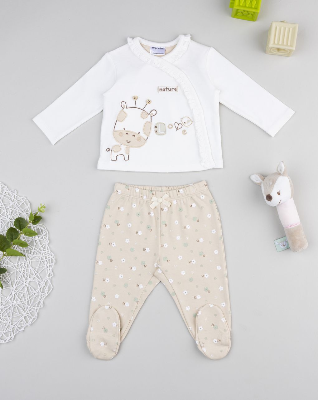 Completo bimba beige t-shirt e ghette nature