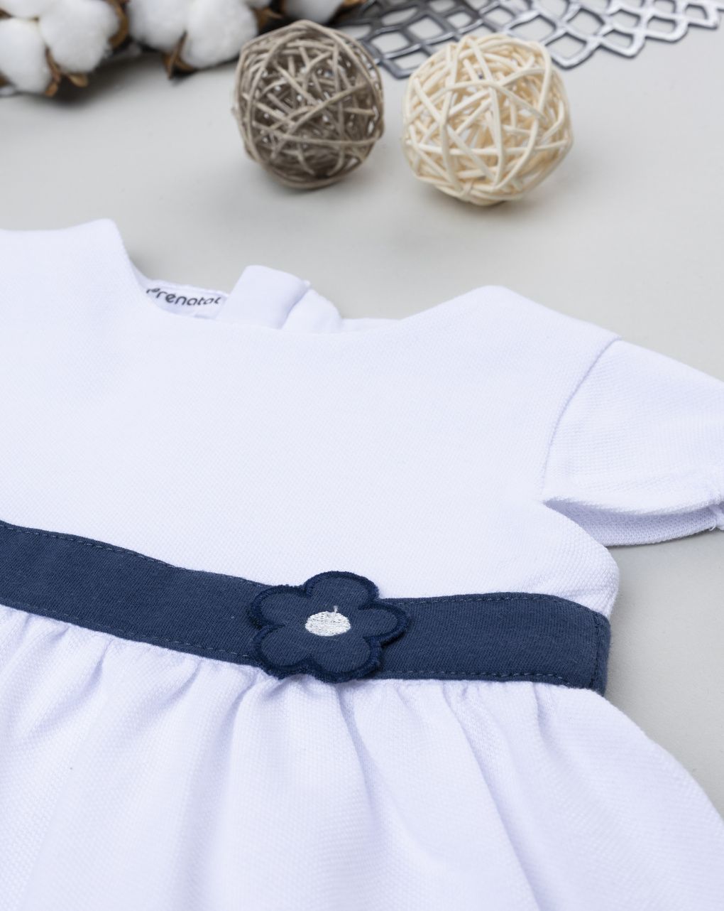 Abito bimba bianco/blu con fiore