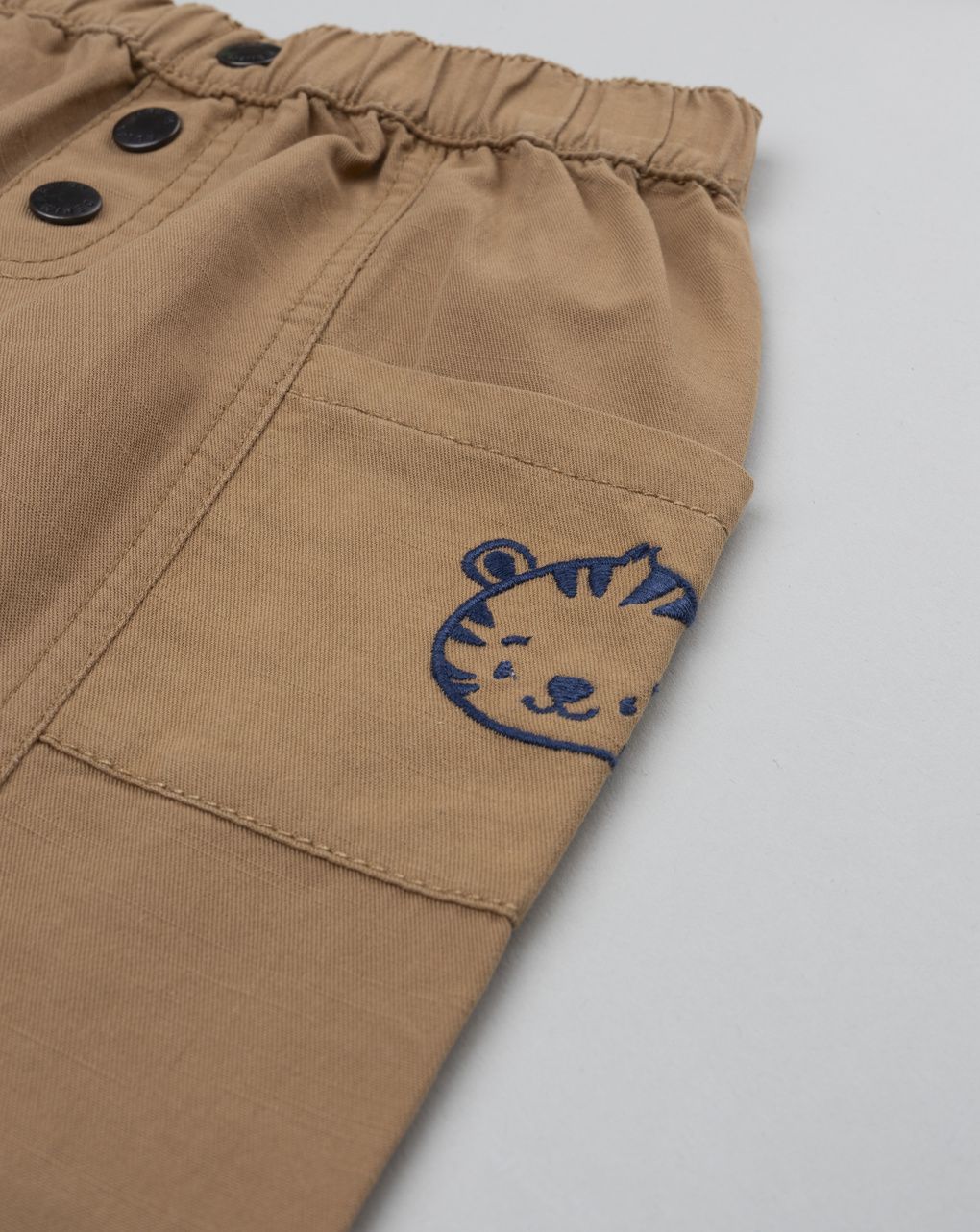 Pantalone bambino marrone con ricami