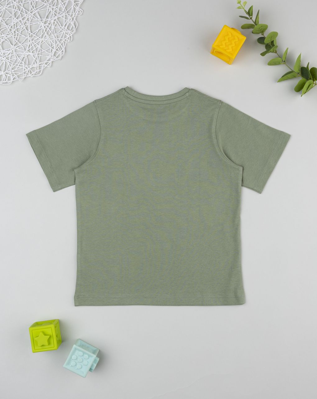 T-shirt bimbo verde stampata