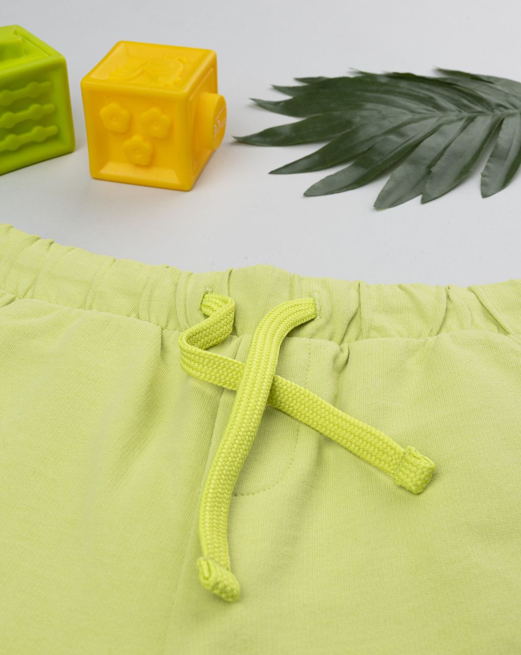Shorts bambino verde fluo con tasche