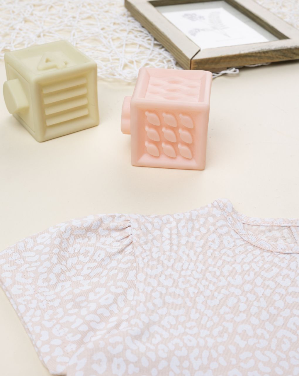 T-shirt bimba macula rosa