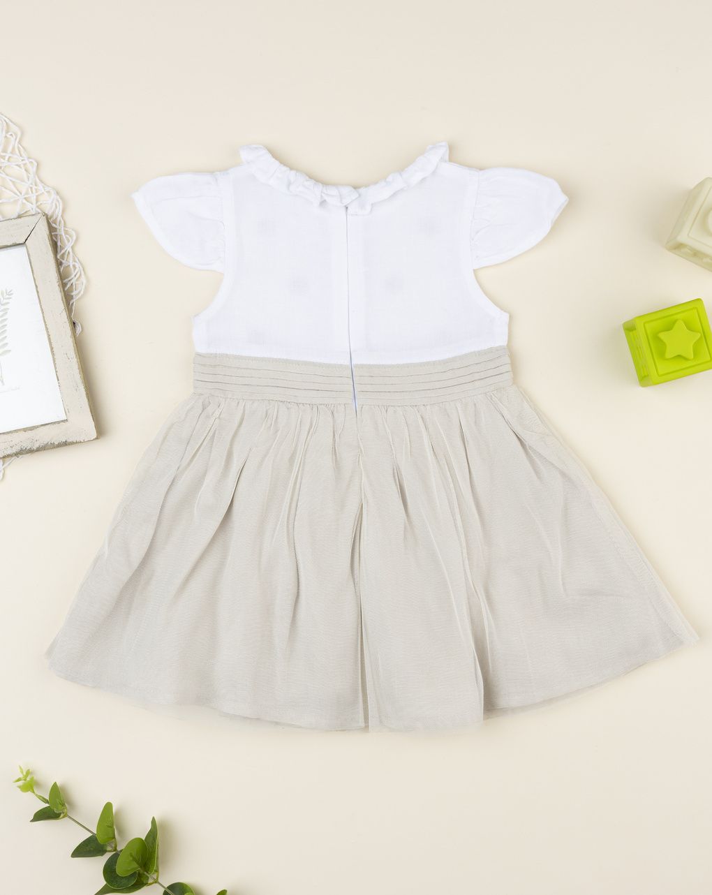 Abito lino bimba beige con ricami